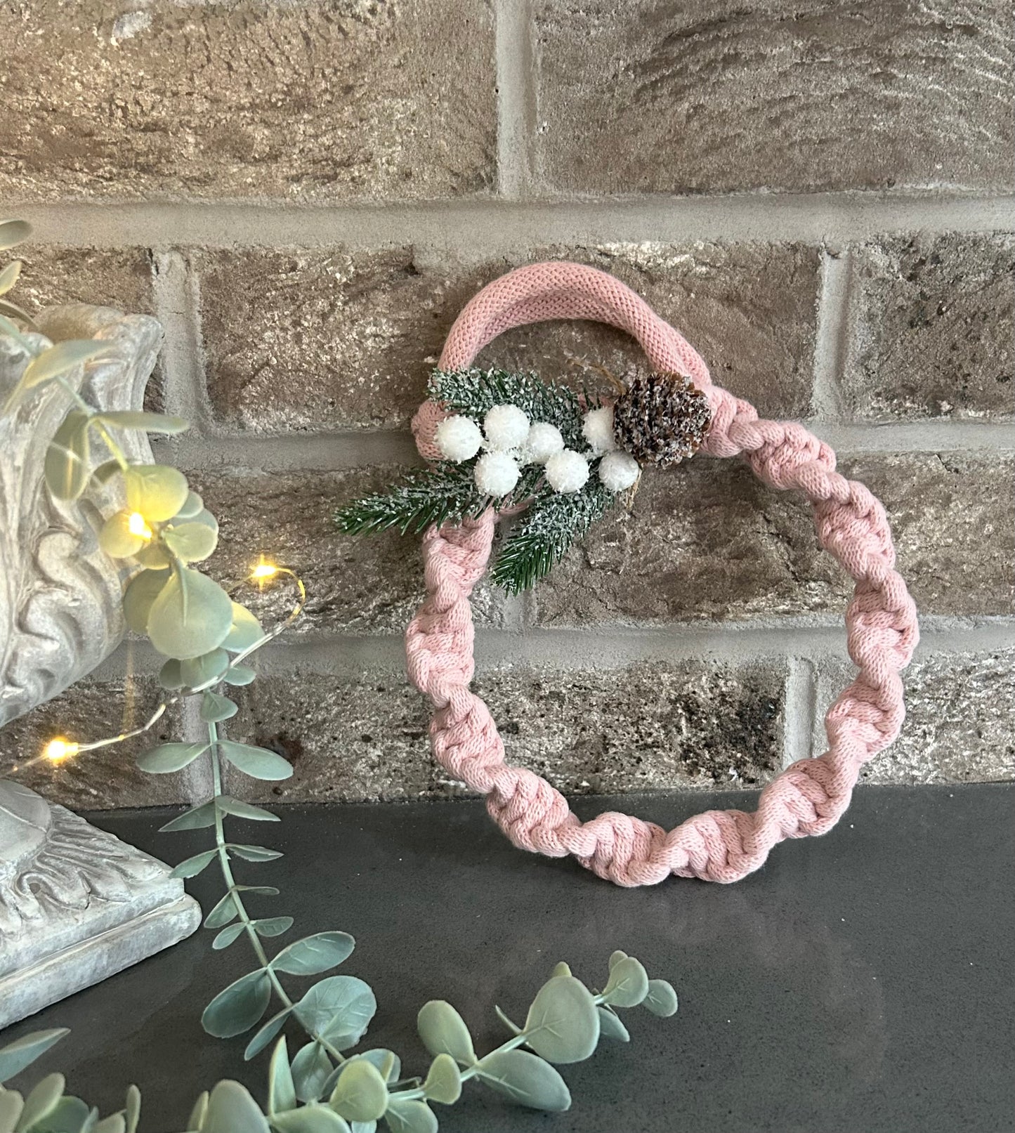 Macrame Chunky Twist Winter Wreath