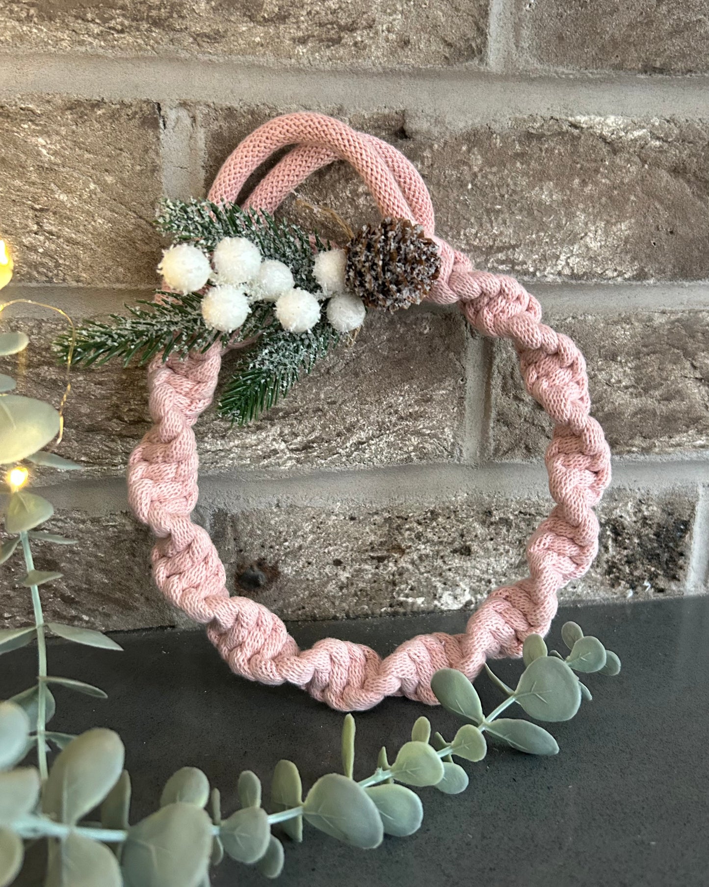 Macrame Chunky Twist Winter Wreath