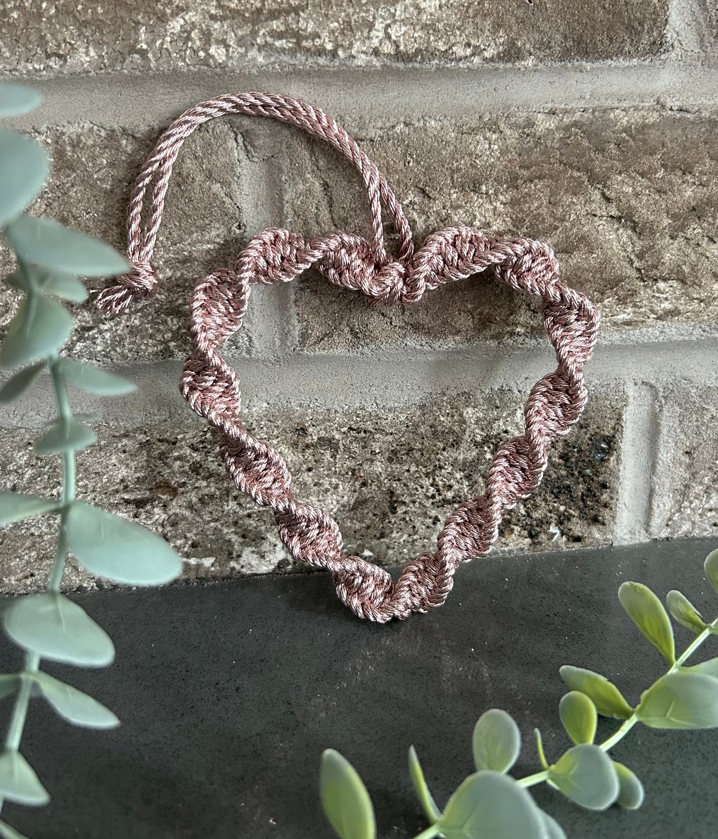 Macrame Metallic Mini Twist Heart