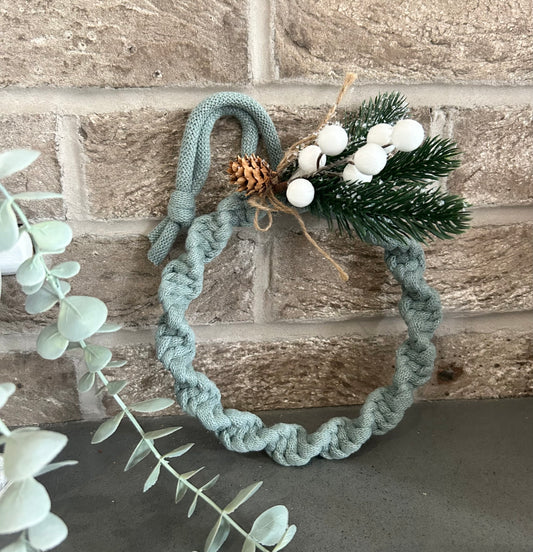 Macrame Chunky Twist Winter Wreath