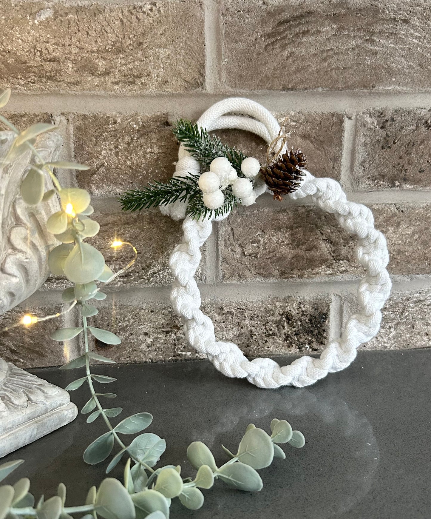 Macrame Chunky Twist Winter Wreath