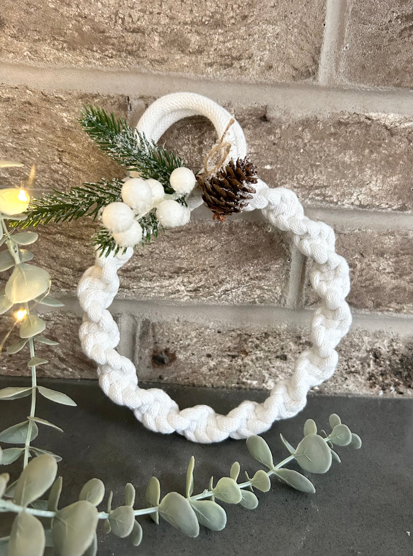 Macrame Chunky Twist Winter Wreath